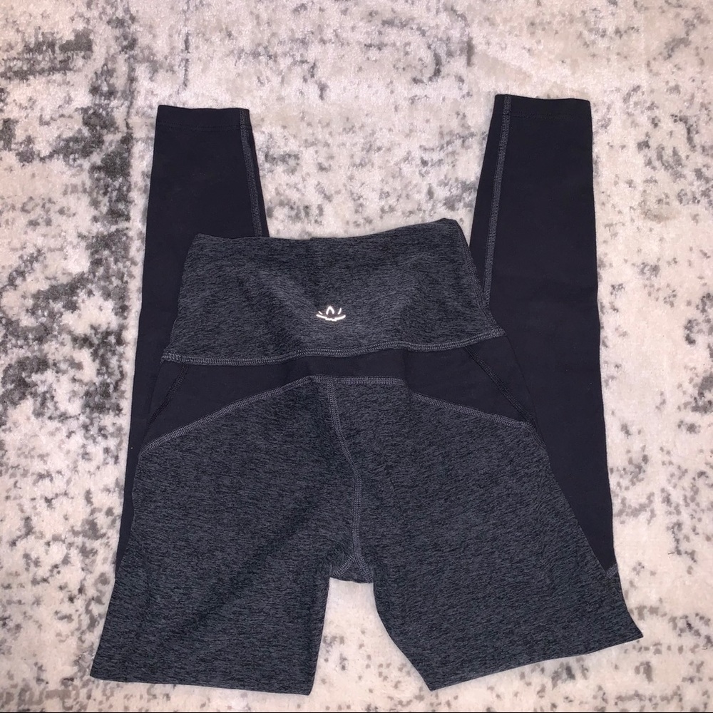 Women’s Beyond Yoga Leggings Size Small